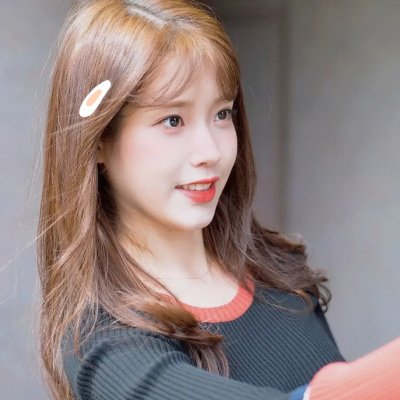 照片中的女孩